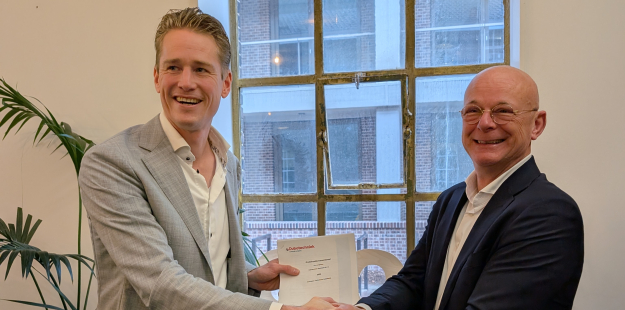 Handen schudden tekening verkoop Exploitatie Dubotechniek Brabant Holding